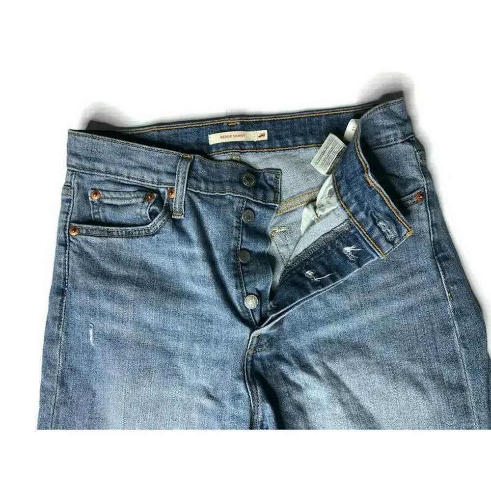 Levi's Womens Wedgie Skinny Jeans High Rise Light Wash Distressed Raw Hem Sz 29 - Picture 4 of 9